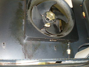 壁埋込型換気扇をシロッコファン型に変更工事 丸安リフォーム